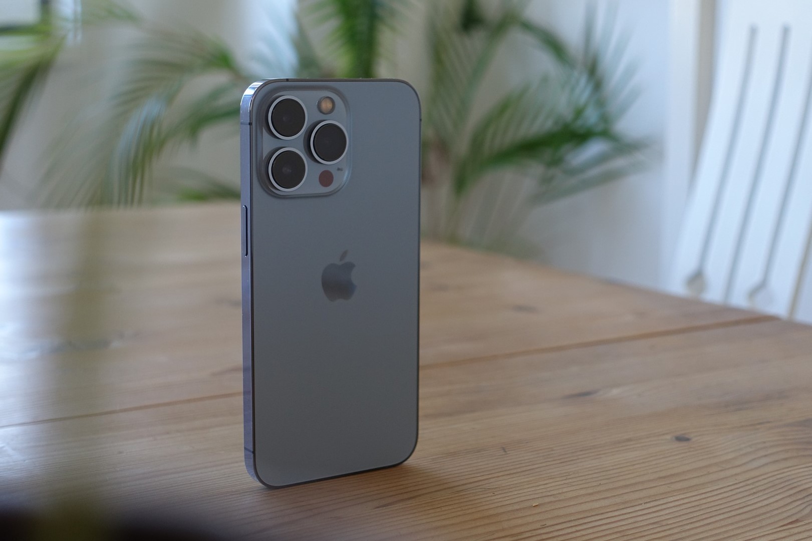 Read more about the article Apple iPhone 13 Pro Review: Compact but Powerful